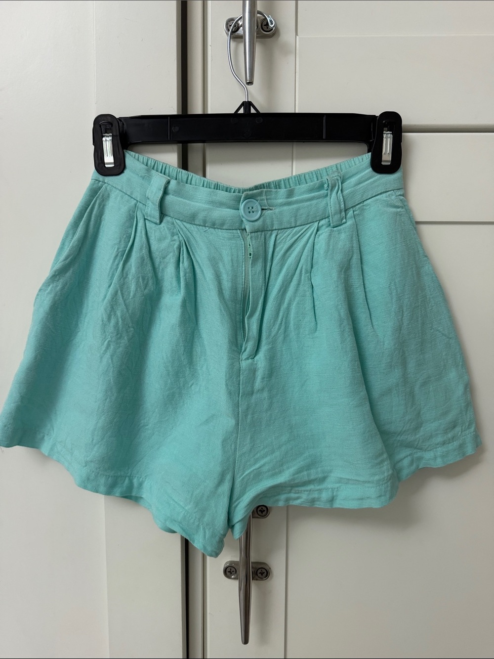 Mable Pleated Mint Green Women's Shorts size small